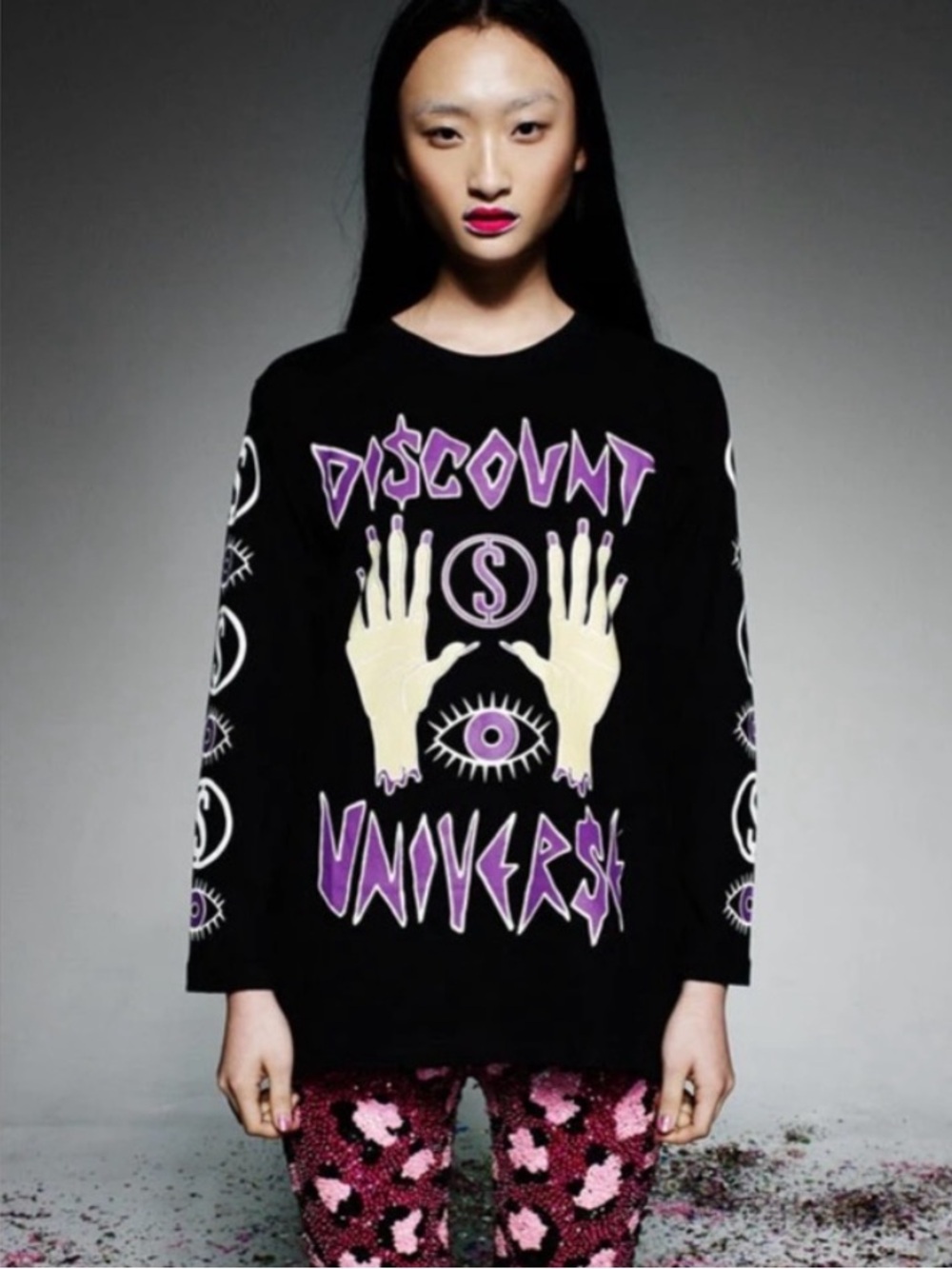 Discount Universe Hands Off Long Sleeve Tee M